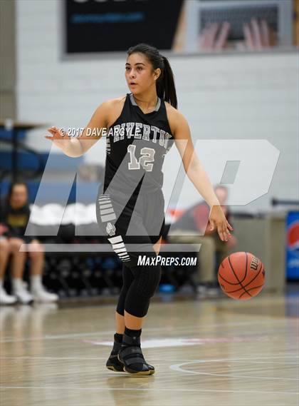 Thumbnail 2 in Viewmont vs. Riverton (UHSAA 5A 1st Round) photogallery.