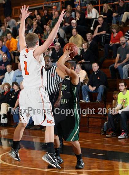 Thumbnail 2 in Lenoir City vs Knoxville Catholic (District 4AAA Semifinals) photogallery.