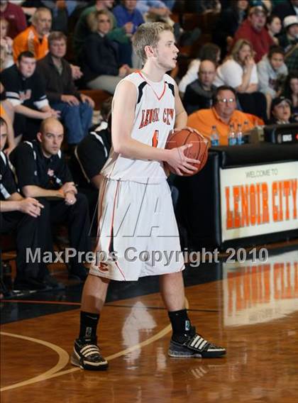 Thumbnail 2 in Lenoir City vs Knoxville Catholic (District 4AAA Semifinals) photogallery.
