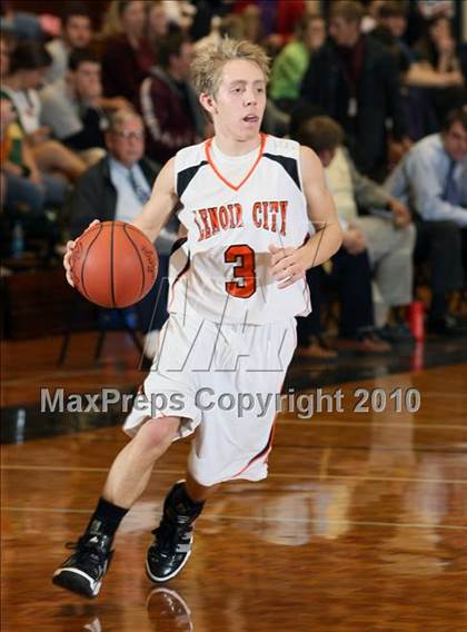 Thumbnail 2 in Lenoir City vs Knoxville Catholic (District 4AAA Semifinals) photogallery.