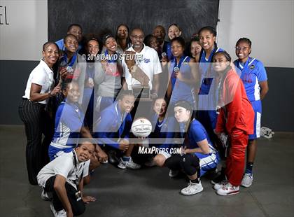 Thumbnail 1 in Serra (CIF State D1 Award Photos) photogallery.