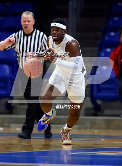 Thumbnail 3 in Keller vs Trinity (UIL 6A Bi-District Playoff) photogallery.