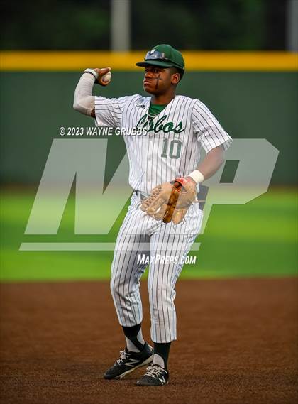 Thumbnail 1 in Reedy @ Longview (UIL 5A Regional Semifinal) photogallery.
