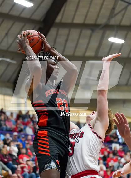 Thumbnail 1 in Beech Grove vs. Brownstown Central (IHSAA 3A Regional Semi-Final) photogallery.