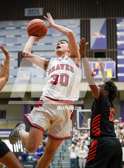 Thumbnail 3 in Beech Grove vs. Brownstown Central (IHSAA 3A Regional Semi-Final) photogallery.