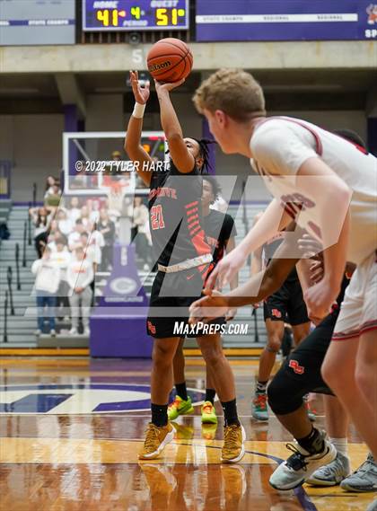 Thumbnail 3 in Beech Grove vs. Brownstown Central (IHSAA 3A Regional Semi-Final) photogallery.