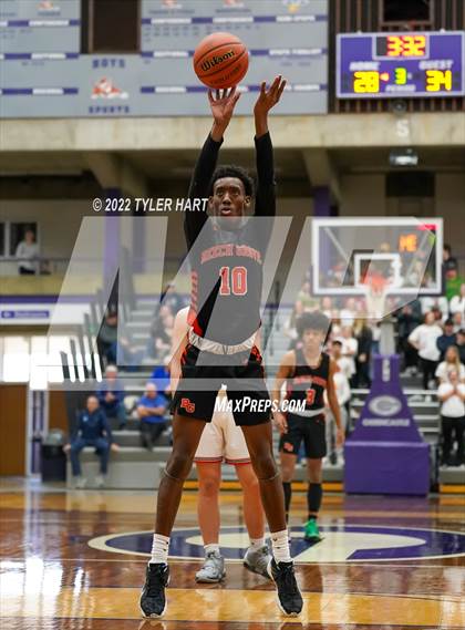 Thumbnail 1 in Beech Grove vs. Brownstown Central (IHSAA 3A Regional Semi-Final) photogallery.