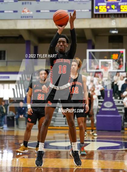 Thumbnail 3 in Beech Grove vs. Brownstown Central (IHSAA 3A Regional Semi-Final) photogallery.