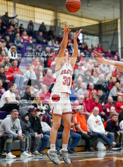 Thumbnail 3 in Beech Grove vs. Brownstown Central (IHSAA 3A Regional Semi-Final) photogallery.