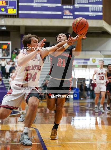 Thumbnail 3 in Beech Grove vs. Brownstown Central (IHSAA 3A Regional Semi-Final) photogallery.