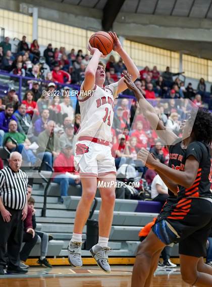 Thumbnail 2 in Beech Grove vs. Brownstown Central (IHSAA 3A Regional Semi-Final) photogallery.