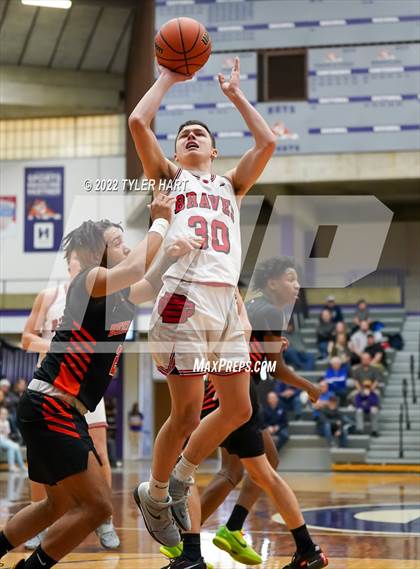 Thumbnail 3 in Beech Grove vs. Brownstown Central (IHSAA 3A Regional Semi-Final) photogallery.