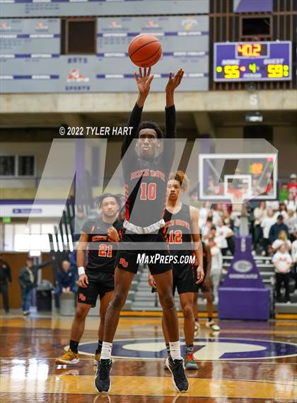 Thumbnail 1 in Beech Grove vs. Brownstown Central (IHSAA 3A Regional Semi-Final) photogallery.