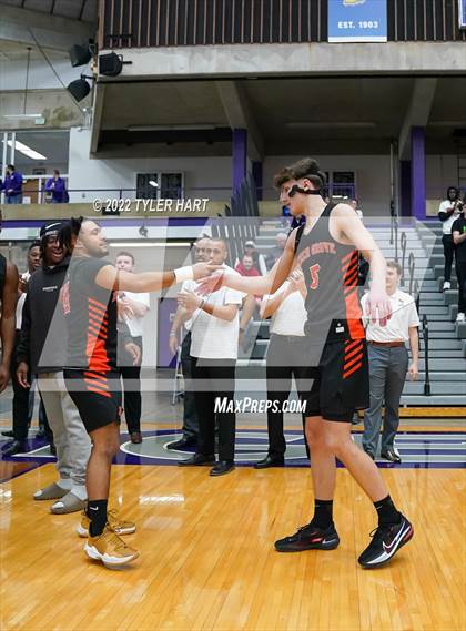 Thumbnail 3 in Beech Grove vs. Brownstown Central (IHSAA 3A Regional Semi-Final) photogallery.