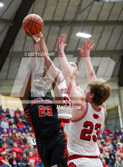 Thumbnail 1 in Beech Grove vs. Brownstown Central (IHSAA 3A Regional Semi-Final) photogallery.