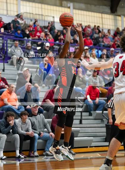 Thumbnail 2 in Beech Grove vs. Brownstown Central (IHSAA 3A Regional Semi-Final) photogallery.