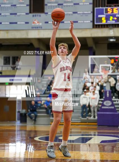 Thumbnail 2 in Beech Grove vs. Brownstown Central (IHSAA 3A Regional Semi-Final) photogallery.