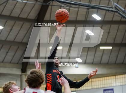Thumbnail 3 in Beech Grove vs. Brownstown Central (IHSAA 3A Regional Semi-Final) photogallery.