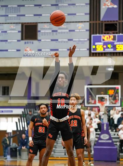 Thumbnail 2 in Beech Grove vs. Brownstown Central (IHSAA 3A Regional Semi-Final) photogallery.