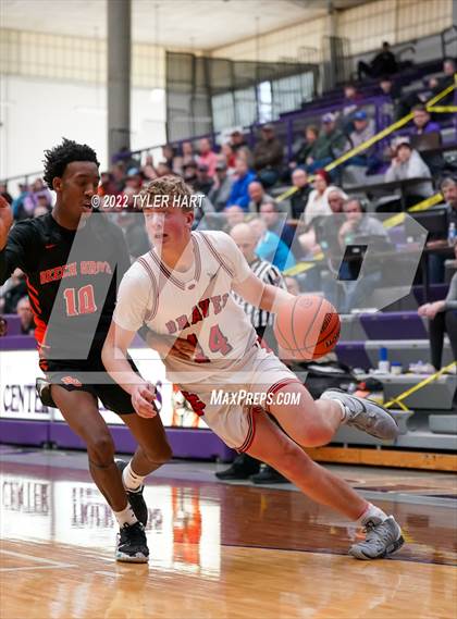 Thumbnail 3 in Beech Grove vs. Brownstown Central (IHSAA 3A Regional Semi-Final) photogallery.