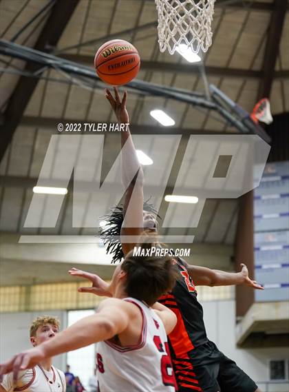 Thumbnail 2 in Beech Grove vs. Brownstown Central (IHSAA 3A Regional Semi-Final) photogallery.