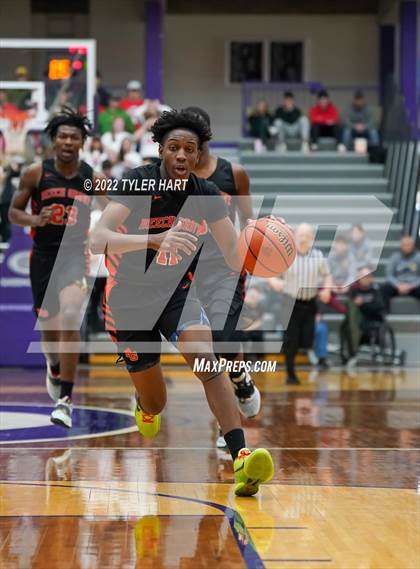 Thumbnail 3 in Beech Grove vs. Brownstown Central (IHSAA 3A Regional Semi-Final) photogallery.