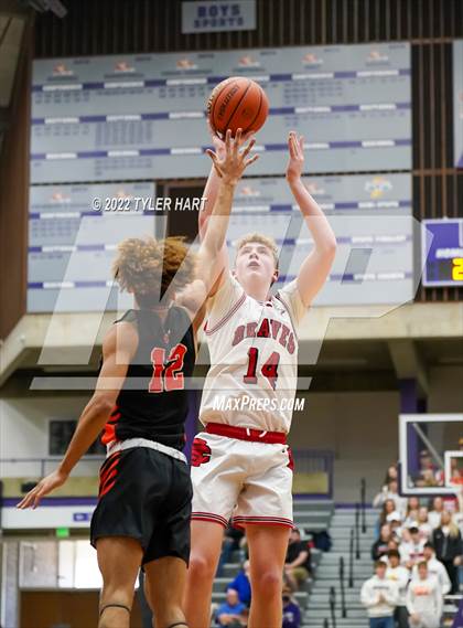 Thumbnail 2 in Beech Grove vs. Brownstown Central (IHSAA 3A Regional Semi-Final) photogallery.