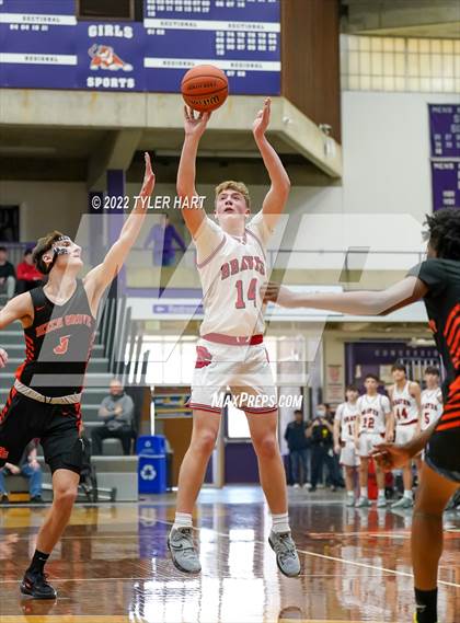 Thumbnail 2 in Beech Grove vs. Brownstown Central (IHSAA 3A Regional Semi-Final) photogallery.