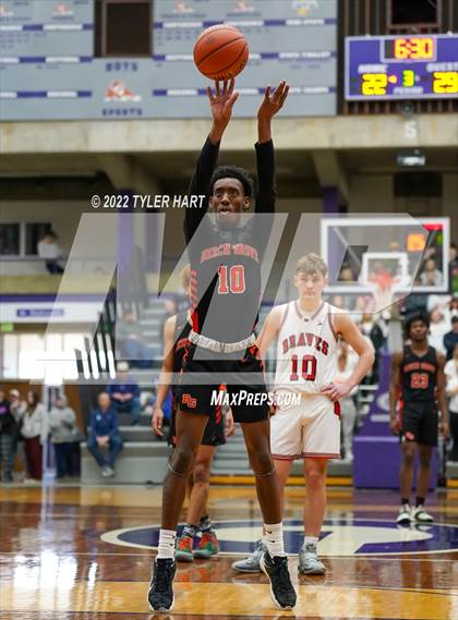 Thumbnail 3 in Beech Grove vs. Brownstown Central (IHSAA 3A Regional Semi-Final) photogallery.