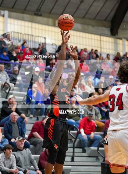 Thumbnail 3 in Beech Grove vs. Brownstown Central (IHSAA 3A Regional Semi-Final) photogallery.