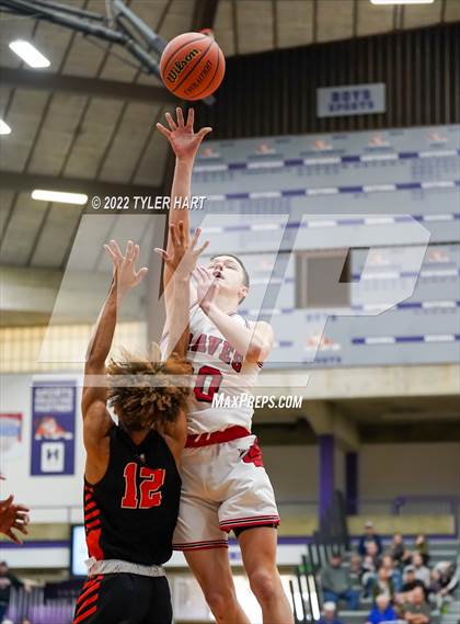 Thumbnail 3 in Beech Grove vs. Brownstown Central (IHSAA 3A Regional Semi-Final) photogallery.