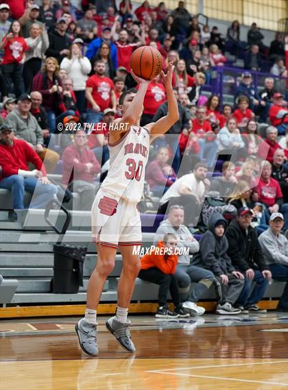 Thumbnail 3 in Beech Grove vs. Brownstown Central (IHSAA 3A Regional Semi-Final) photogallery.