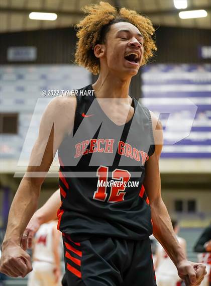Thumbnail 1 in Beech Grove vs. Brownstown Central (IHSAA 3A Regional Semi-Final) photogallery.
