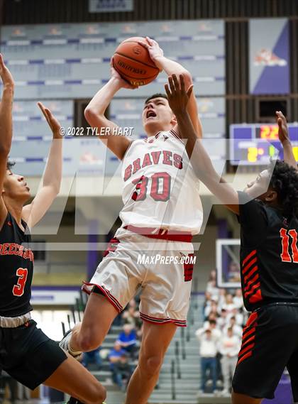 Thumbnail 2 in Beech Grove vs. Brownstown Central (IHSAA 3A Regional Semi-Final) photogallery.