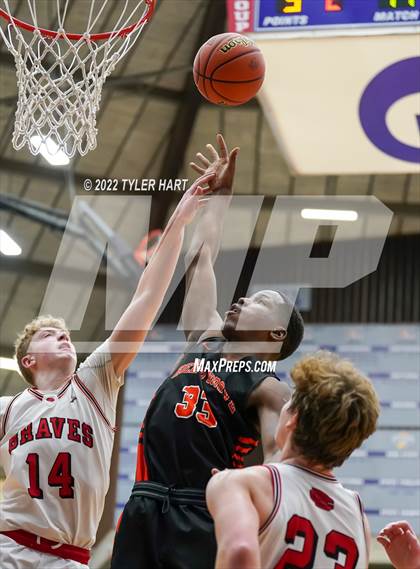 Thumbnail 3 in Beech Grove vs. Brownstown Central (IHSAA 3A Regional Semi-Final) photogallery.