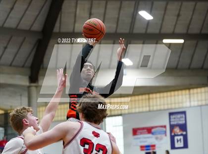 Thumbnail 2 in Beech Grove vs. Brownstown Central (IHSAA 3A Regional Semi-Final) photogallery.