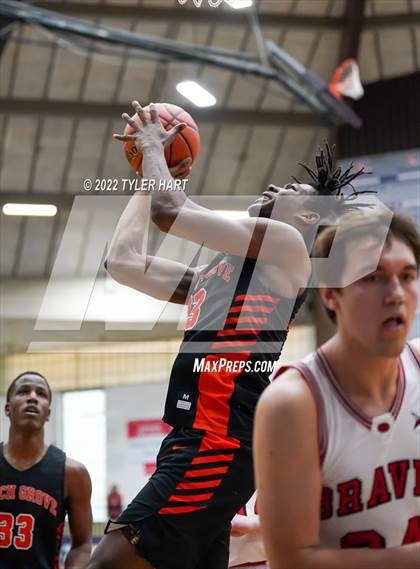 Thumbnail 2 in Beech Grove vs. Brownstown Central (IHSAA 3A Regional Semi-Final) photogallery.