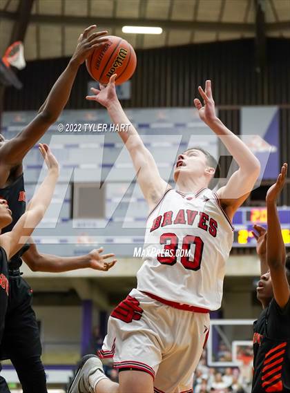Thumbnail 2 in Beech Grove vs. Brownstown Central (IHSAA 3A Regional Semi-Final) photogallery.