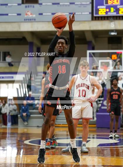 Thumbnail 2 in Beech Grove vs. Brownstown Central (IHSAA 3A Regional Semi-Final) photogallery.