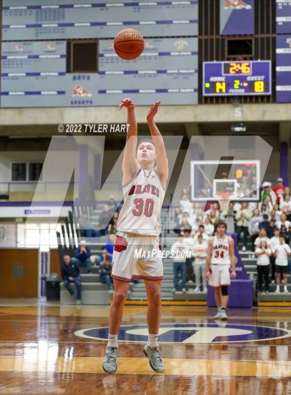 Thumbnail 3 in Beech Grove vs. Brownstown Central (IHSAA 3A Regional Semi-Final) photogallery.