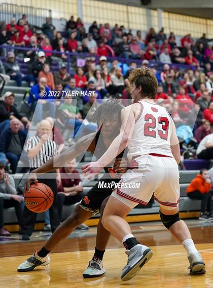 Thumbnail 3 in Beech Grove vs. Brownstown Central (IHSAA 3A Regional Semi-Final) photogallery.
