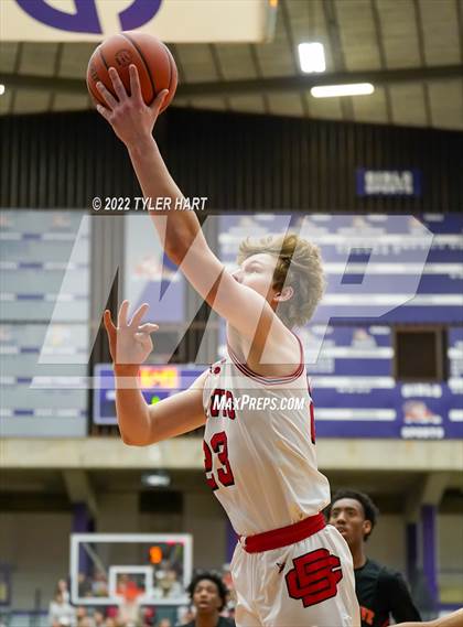 Thumbnail 3 in Beech Grove vs. Brownstown Central (IHSAA 3A Regional Semi-Final) photogallery.