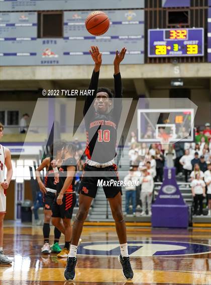 Thumbnail 3 in Beech Grove vs. Brownstown Central (IHSAA 3A Regional Semi-Final) photogallery.