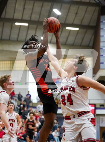 Thumbnail 1 in Beech Grove vs. Brownstown Central (IHSAA 3A Regional Semi-Final) photogallery.
