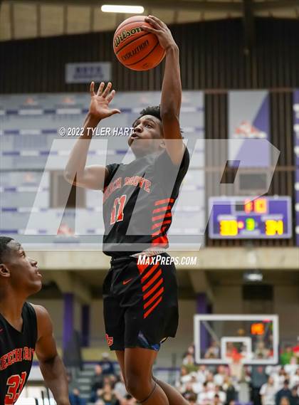 Thumbnail 1 in Beech Grove vs. Brownstown Central (IHSAA 3A Regional Semi-Final) photogallery.