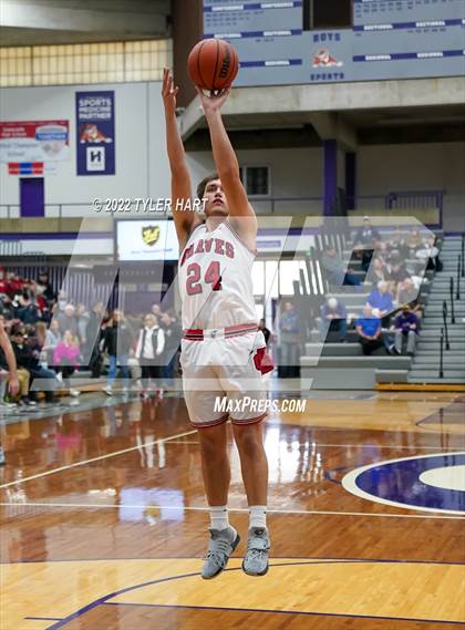 Thumbnail 2 in Beech Grove vs. Brownstown Central (IHSAA 3A Regional Semi-Final) photogallery.