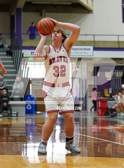 Thumbnail 3 in Beech Grove vs. Brownstown Central (IHSAA 3A Regional Semi-Final) photogallery.
