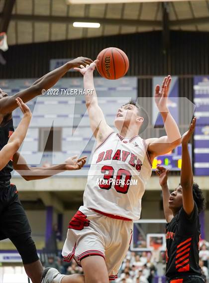 Thumbnail 3 in Beech Grove vs. Brownstown Central (IHSAA 3A Regional Semi-Final) photogallery.