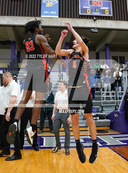 Thumbnail 1 in Beech Grove vs. Brownstown Central (IHSAA 3A Regional Semi-Final) photogallery.