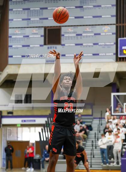 Thumbnail 1 in Beech Grove vs. Brownstown Central (IHSAA 3A Regional Semi-Final) photogallery.